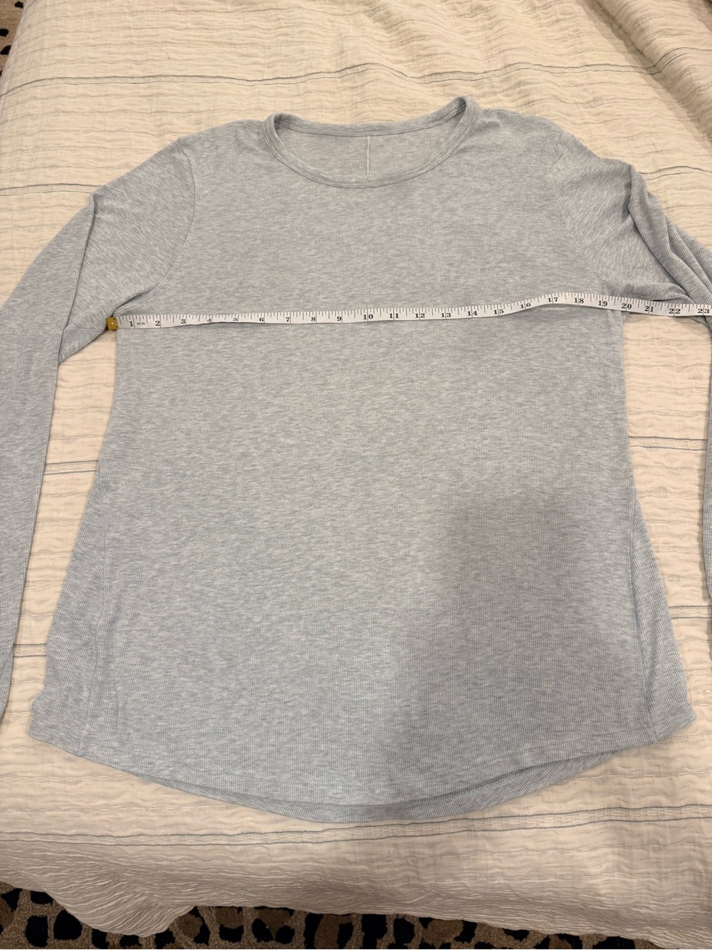 lululemon athletica Hold Tight Light Gray Long-Sleeve Crew Top - Picture 4 of 15